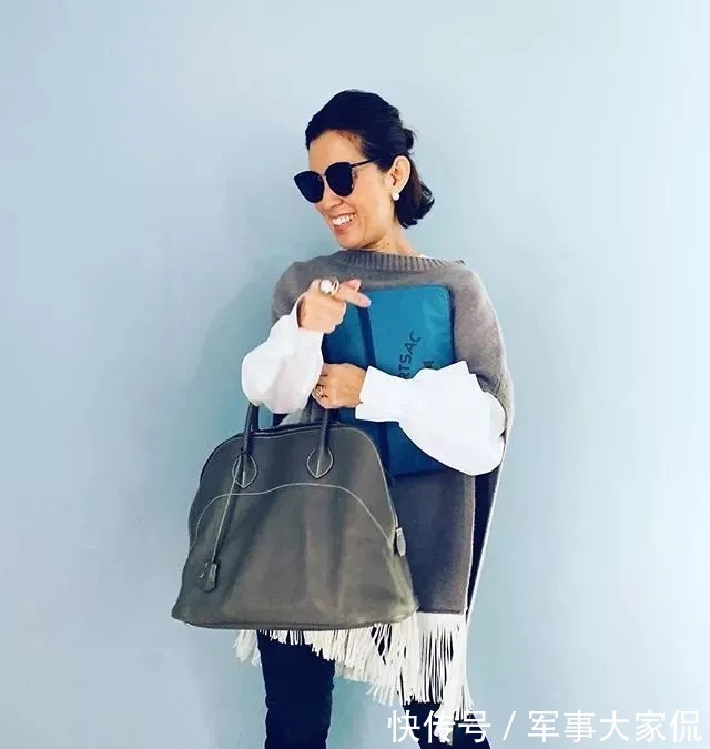 穿搭 减龄不等于“玩年轻”!中年女性如何穿搭不显老?日常穿搭示范