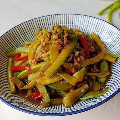 肉酱|香芹肉酱烧瓜条