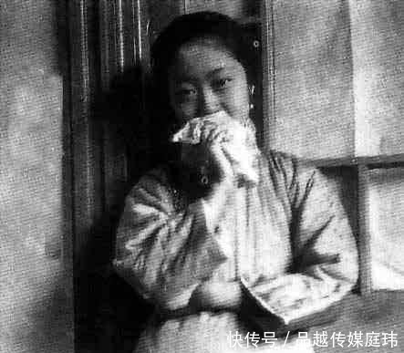 溥仪|末代皇后婉容晚年与外界断绝联系 常年在床上生活 还染上了毒瘾