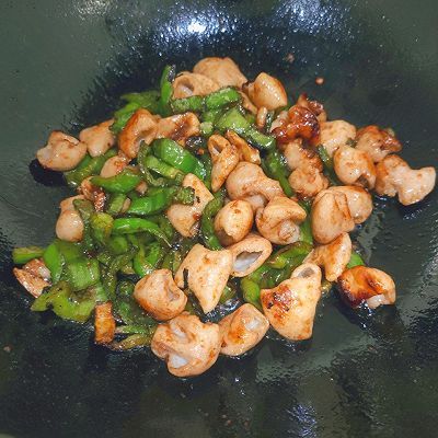 招牌|#一勺葱伴侣，成就招牌美味#回味无穷的青椒肥肠