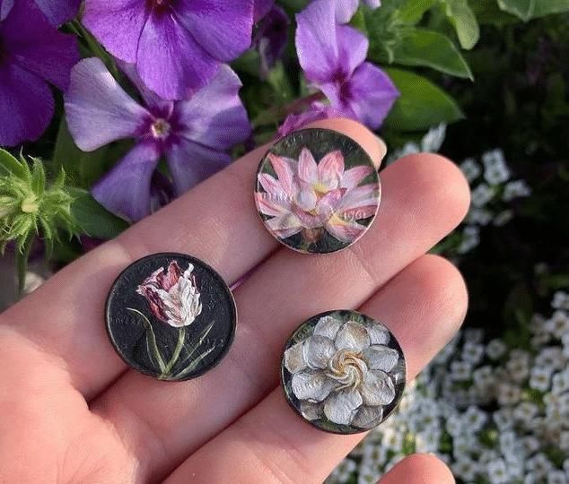 真美艺术家耗时40天,在小小的硬币上,画出了大千世界