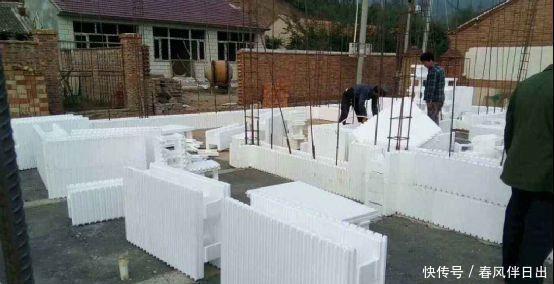 惊呆|头次见有人用泡沫来盖房子,一开始觉得不可能,看到后惊呆了