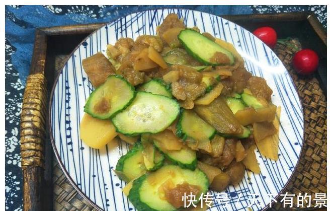 细长条|立冬前后，3样食材一起炒，味道鲜美营养高，家人都爱吃