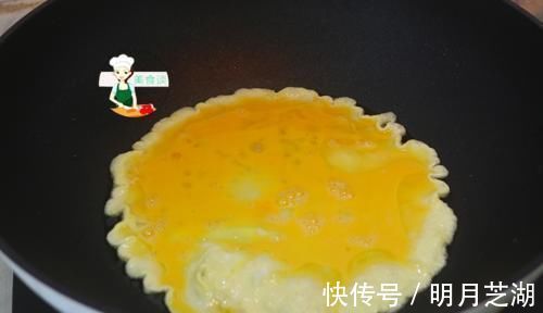 焯水|炒芹菜时,先焯水或直接炒都不对,牢记三个技巧,芹菜脆嫩不塞牙