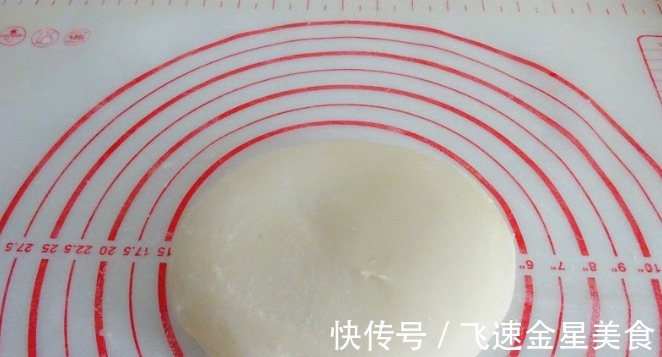 小方块|入秋了,早餐点心这么做,暄松柔软,一咬满口香,老少都爱吃!