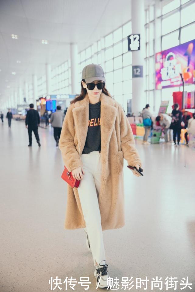 不易|奶油色搭配服饰,好驾驭不易出错,再搭配其他风格的单品展现更多时尚美