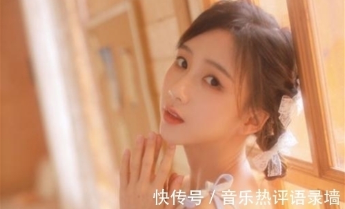 相思扣!婉约秋词十二首:水中载情愁不尽,花下相思扣心魂