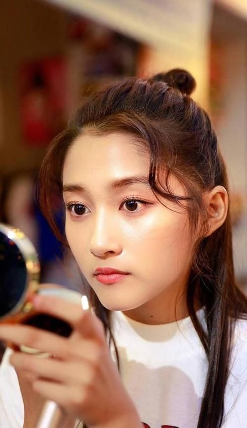 真正优雅的女人,出门包里会带有这5样东西,少一样都不“精致”