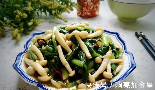 孩子|这两样素菜一起炒,不放肉也很鲜,入秋后多给孩子吃,简单又营养!