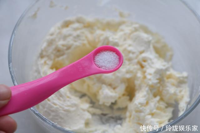 过年少不了的高档零食,孩子特爱吃,比油炸更健康,做法也不难!