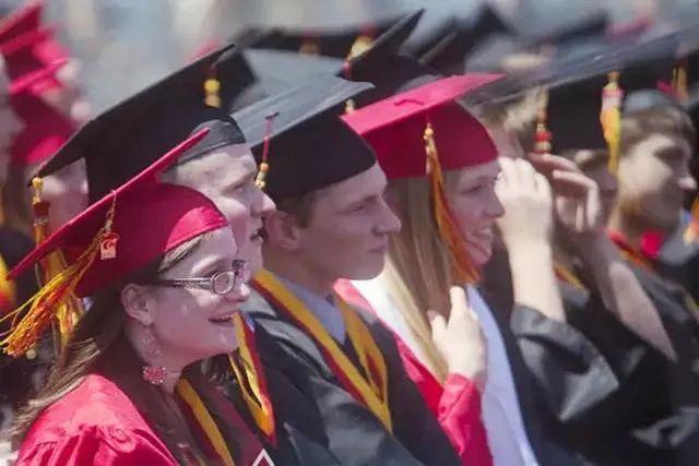 七胞胎|曾轰动世界的全球首例七胞胎,如今23年过去,却各个出众令人羡慕