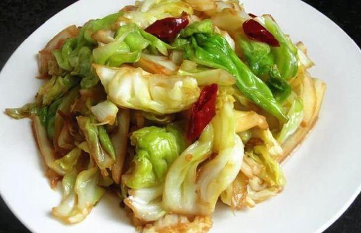 美食精选:大葱烧豆腐,手撕包菜,蛋包豆腐丁,红烧豆腐的做法