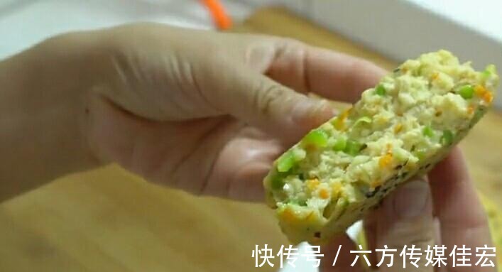 电饼铛|豆腐做的比肉还好吃, 一拌一煎六七个饼, 吃货福利来袭!