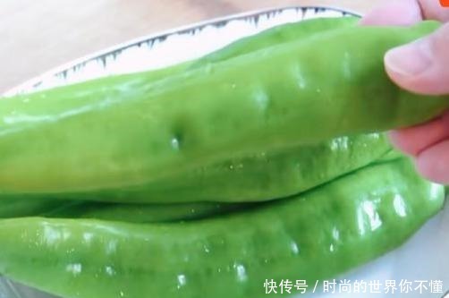 老干妈炒尖椒|尖椒这么做,美味又开胃,三碗米饭都不够吃