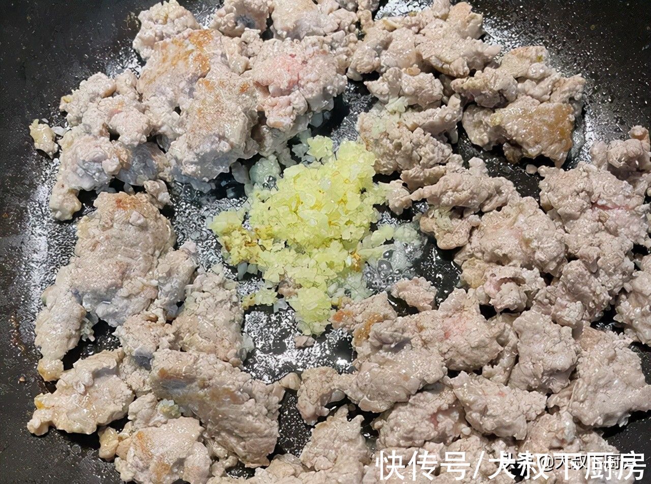 上班快手午餐!大叔教你肉末炒蛋,香气扑鼻,简单易学,超下饭
