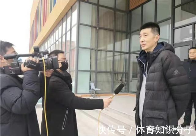 郎平|热门人选提前出局?中国女排新任主帅逐渐明朗,可能仅剩2选1