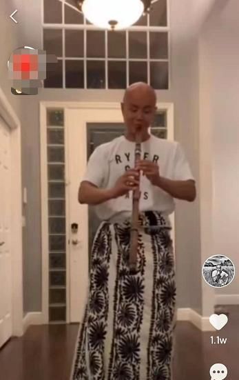 鬼才乐嘉：被“封杀”5年后，住豪宅开豪车养名犬，比以前更潇洒