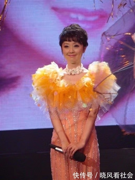 號稱紅娘專業(yè)戶的主持人倪琳,原來穿上婚紗也很漂亮