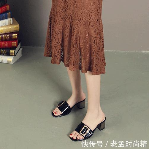 新款尖头包|别再傻傻穿高跟凉鞋了,现在大家都穿这种低跟鞋,今年特流行