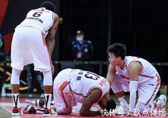 雅尼斯|雅尼斯为何不敢用此人?仅29秒就换下场,怕他毁了整个辽篮