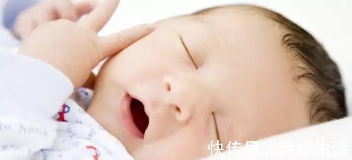 孩子|宝宝张嘴睡觉影响颜值,除了张嘴睡觉,以下几点宝妈也要注意