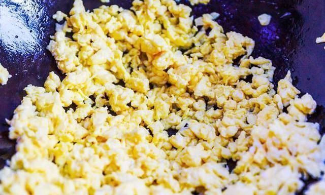 秋天，此菜正当季，9毛钱一斤，锌是猪肝3倍，烙成馅饼最好吃