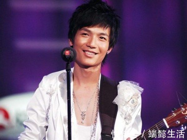 陈楚生继《有没有人告诉你》后，在电影、综艺多面发展，反响平平