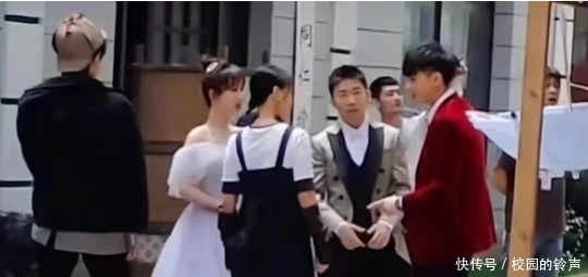 犯规|《萌探探探案》路透,小萌探宋亚轩颜值在线,吐舌头可爱到犯规