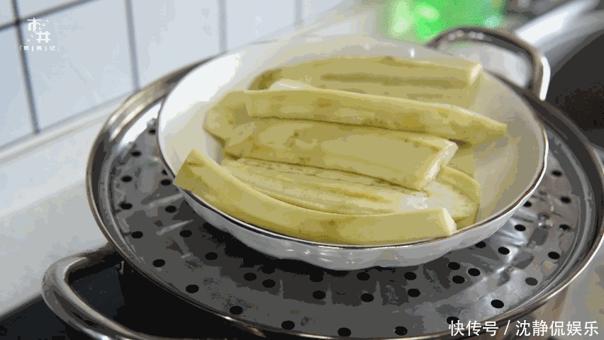 好吃|夏天,茄子的最佳吃法,不炒不油炸,好吃还简单,让人太有食欲了
