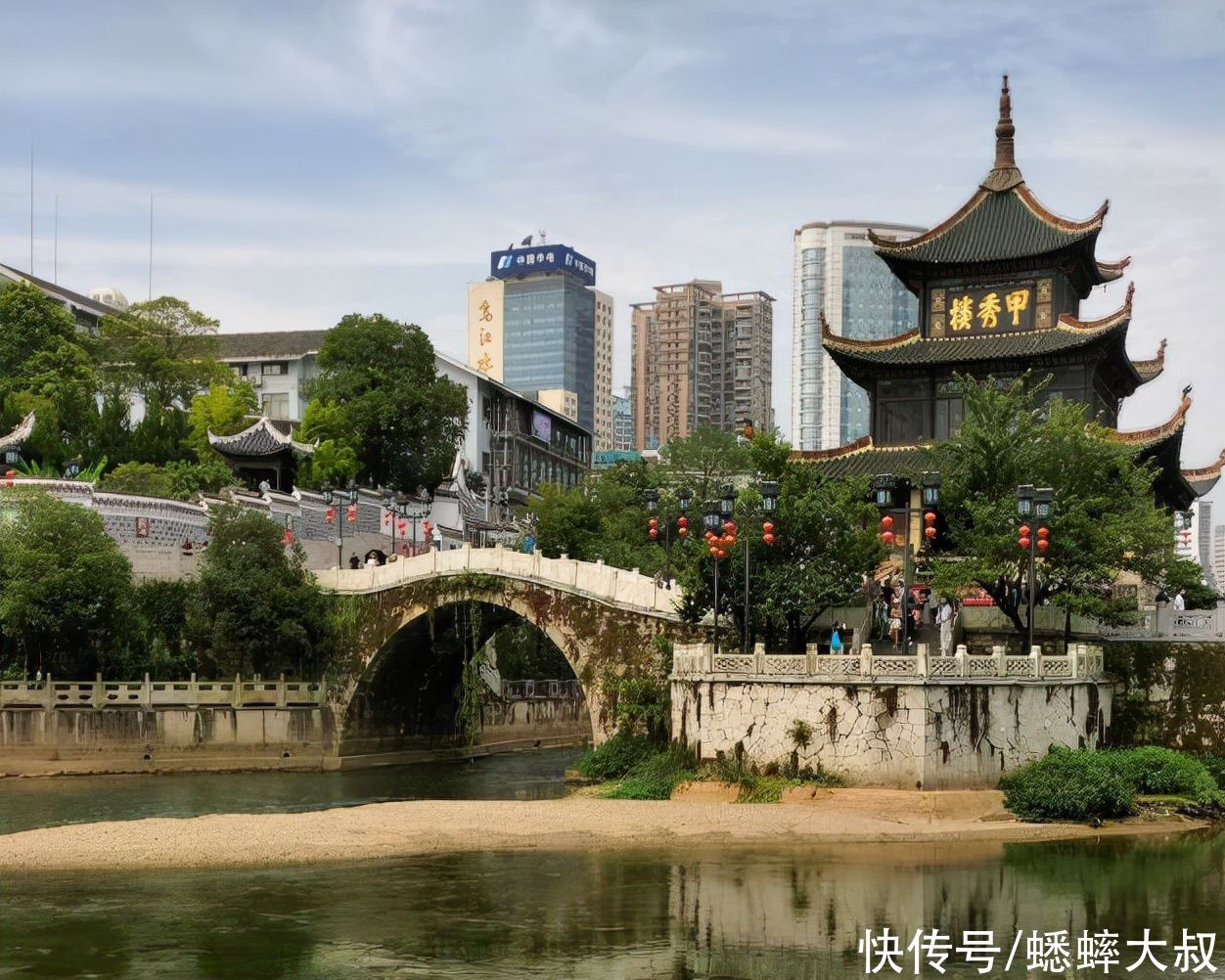 休闲|来贵阳旅游首站去哪？建议一水光山色景点，休闲与远眺好去处