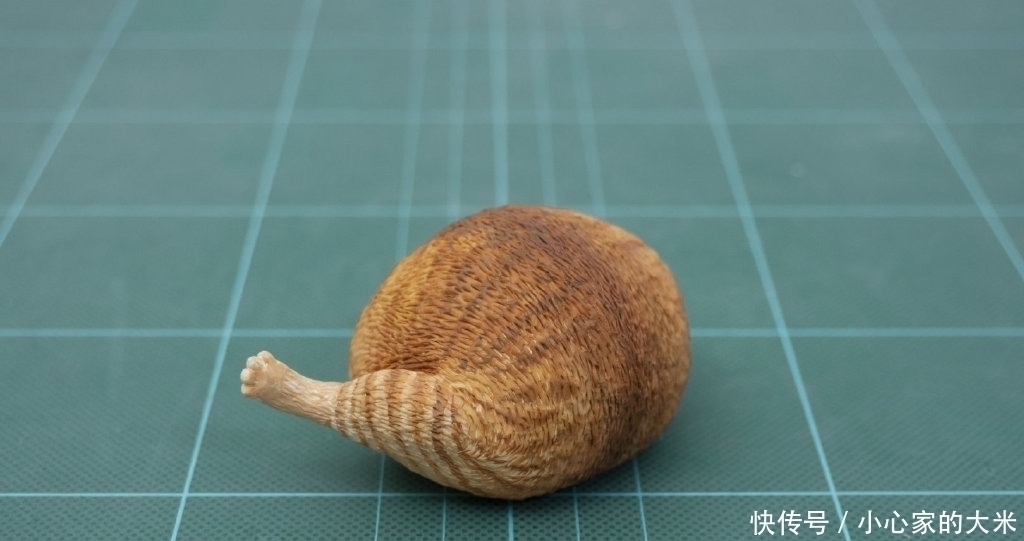 动物类|大神将猫咪制作成沙雕手办,总感觉不对劲,这明明就是个“鸡腿”