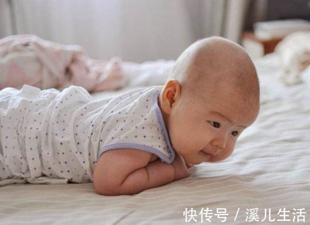 手部|一岁前宝宝出现3种“迹象”，可能是脑部发育有问题，家长注意