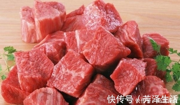 炖牛肉时,加一勺“它”,炖出来的肉非常美味,肉质松软!