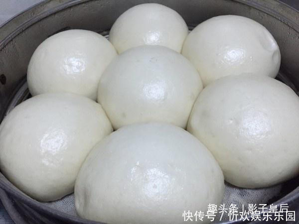 馒头|蒸馒头时,只会放白糖和酵母可不行!多加几滴它,8分钟就发满盆
