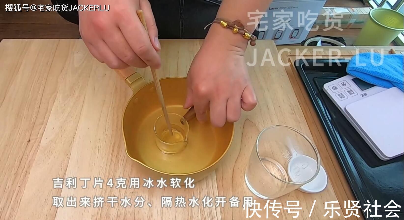 巧克力迷你挞,满口黄油香气浓郁,牵引着味蕾,让人想咬一口。