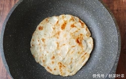 营养|早餐,我家常吃这种饼,不用揉面,5分钟搞定简单省时有营养
