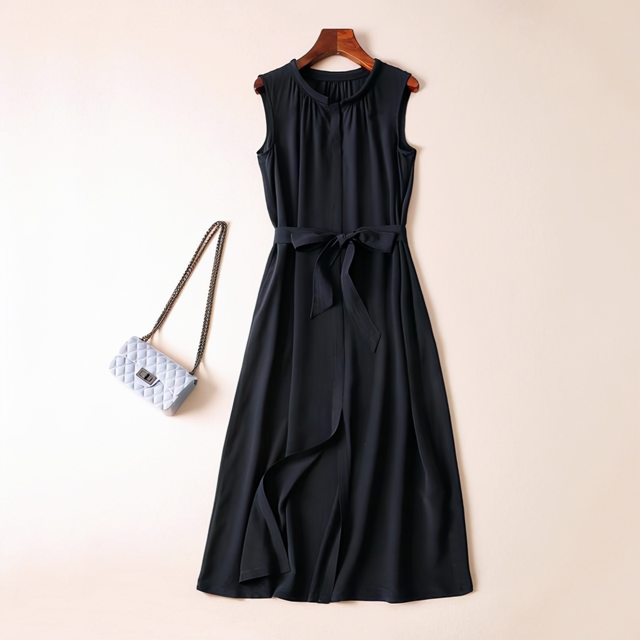 裙身|女人年过三十不年轻没关系,但往后就得有气质韵味连衣裙精致自己