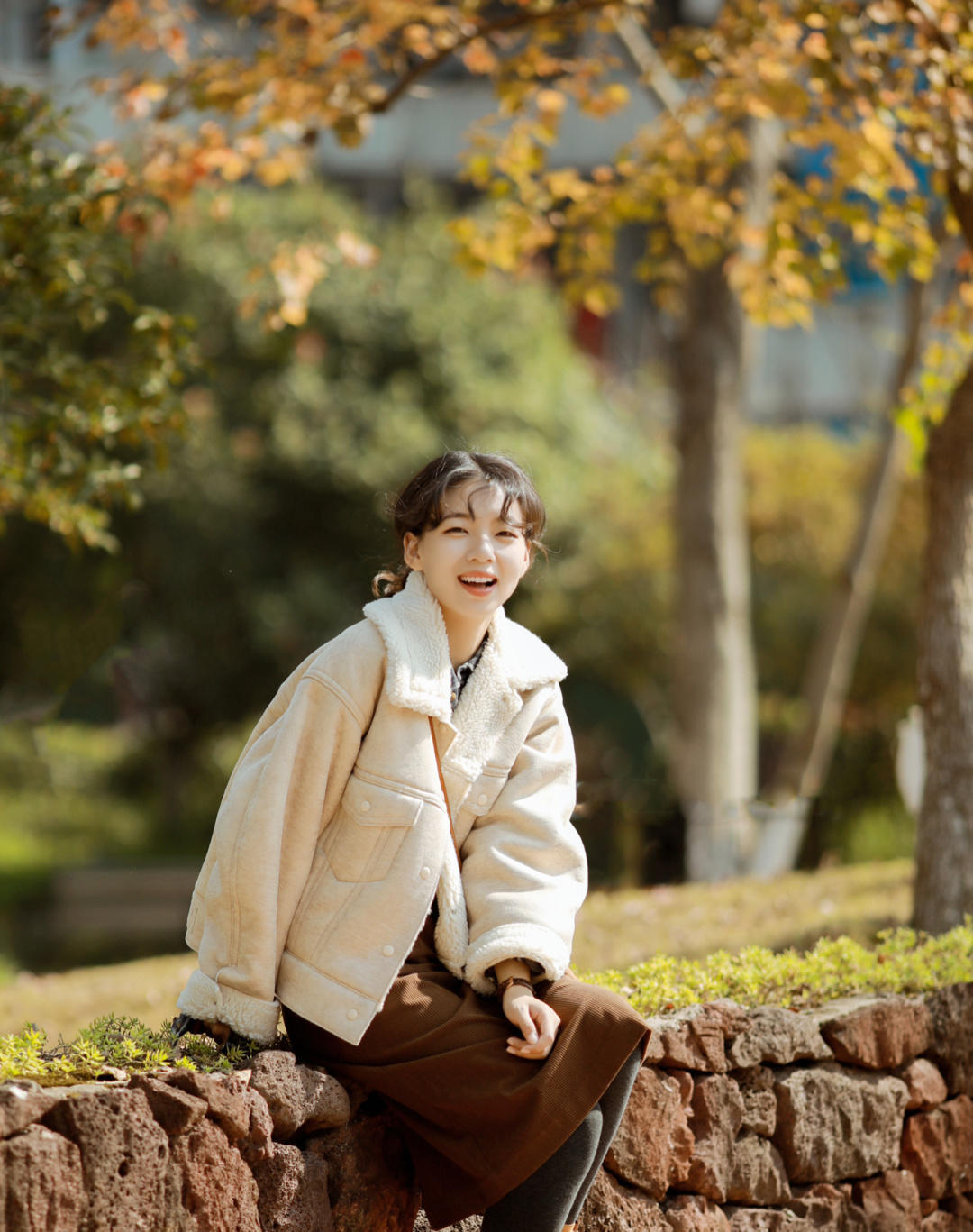 连衣裙|矮个子女生可以多穿“羊羔绒外套”,不仅可爱还保暖,简约不挑人