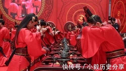 才女结婚出上联：“车岗车水车岗车”，丈夫对下联，才女：进来吧