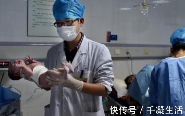 妈妈|宝宝出生后笑得灿烂,护士反手扇一巴掌,妈妈得知原因急忙道谢