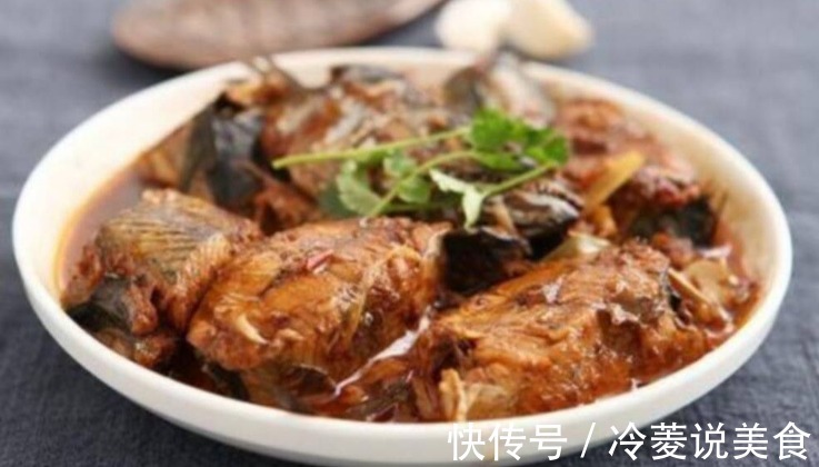 炖鲅鱼，记住2个窍门，炖好后香味浓郁，无腥气，教您详细做法