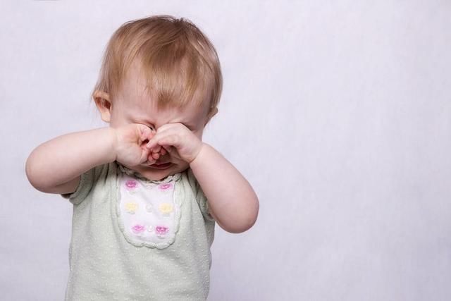 孩子|孩子说话总是结结巴巴 父母可不能大意 小心真的患上口吃