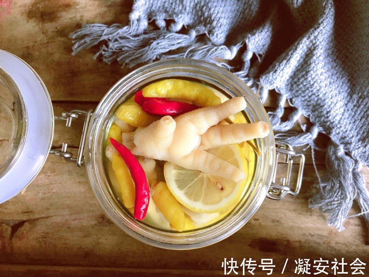 泡椒凤爪|网红小吃泡椒凤爪,在家做非常简单,酸辣开胃