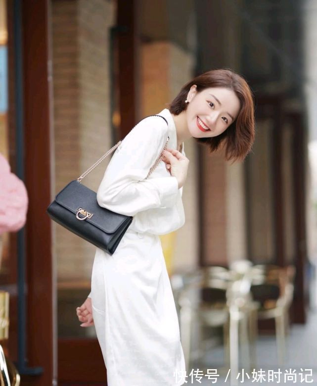 高腰裤|只要穿对了,就能轻松成为精致的女人,与年龄无关