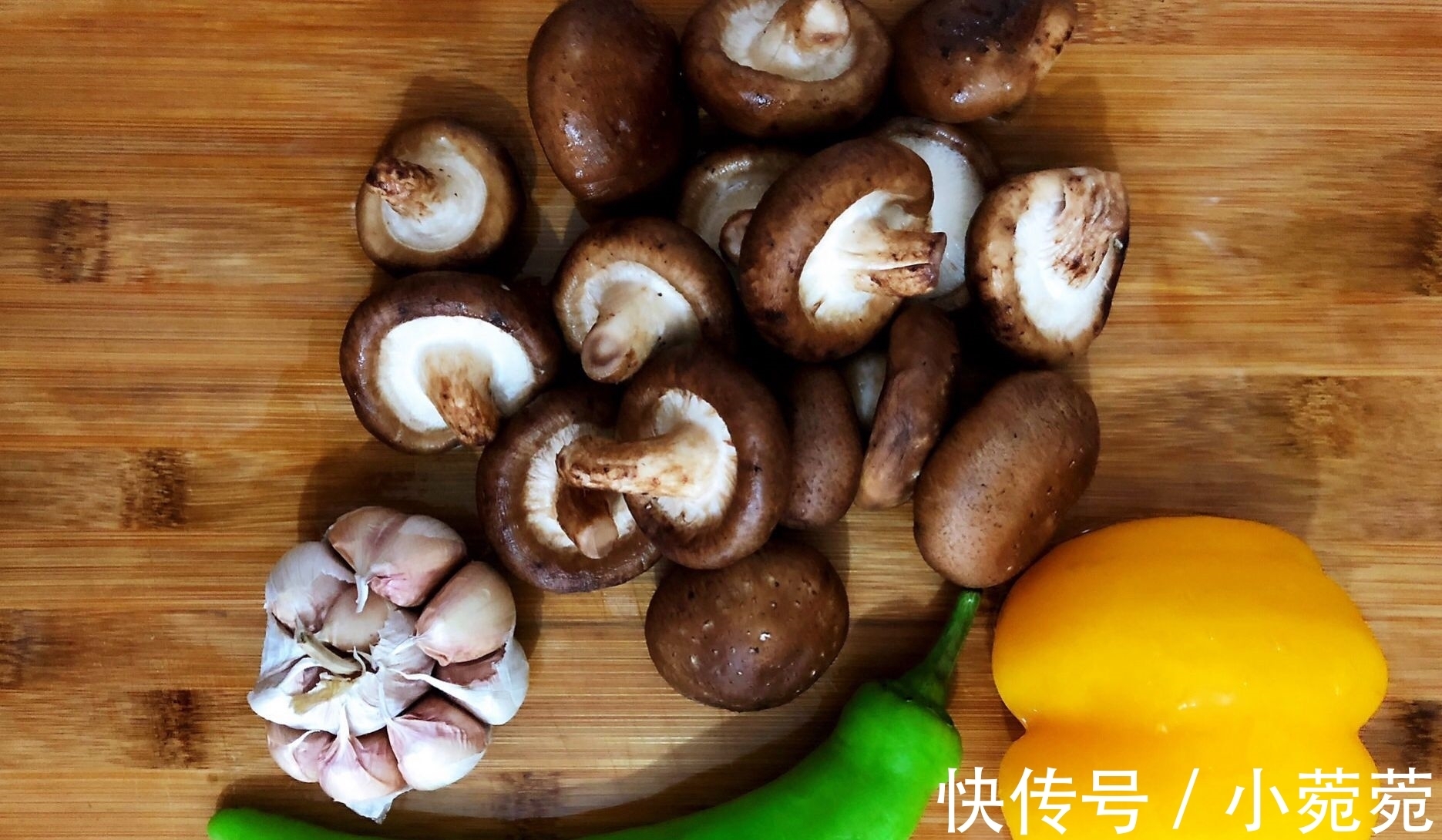 好吃|蘑菇此做法，不炖不炒，香嫩可口，比肉还好吃，吃一次就上瘾