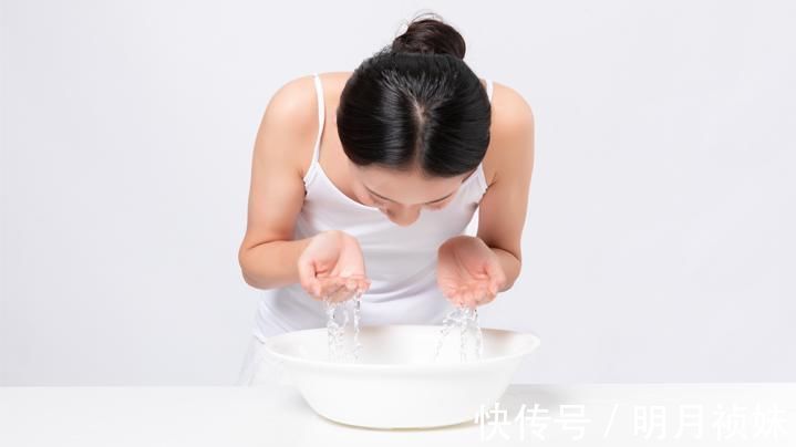 国家药监局|做面部清洁时,洁面皂真的比洗面奶更好吗?