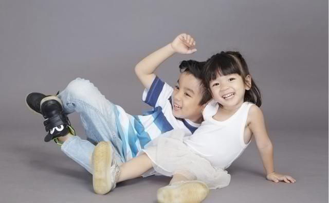 晓娅|37岁硕士宝妈的话让人泪目,说出很多人的心声“别学我生二胎”