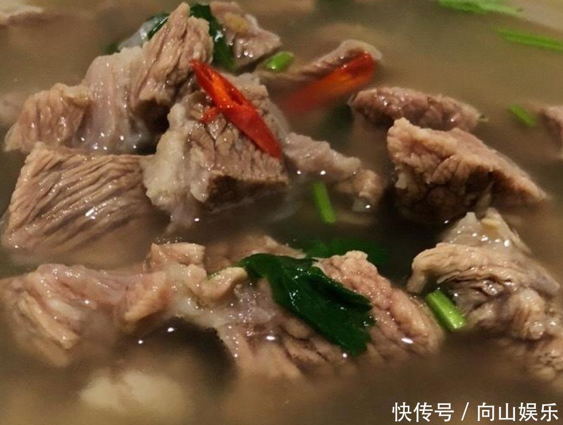  炖牛肉嚼不动咬不烂往锅里扔几片这东西，牛肉软烂入味还好吃