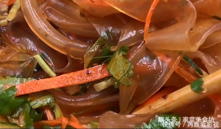 搅拌均匀|凉皮不要出去买,用它做,不用洗面,不用沉淀,三天两头做一次