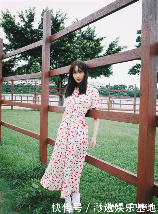 辣妈|减龄十足的白色帆布鞋才是夏季首选,轻松美回初恋,好生喜欢